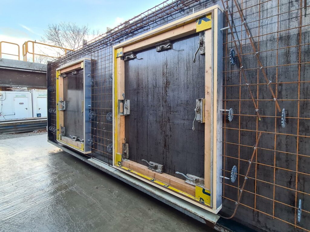 Einrichtung einer Kammerwand am WMT inkl Schalung und Eisengitter