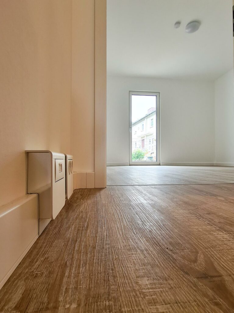 Steckdosen und Telefon- bzw. Netzwerkdosen